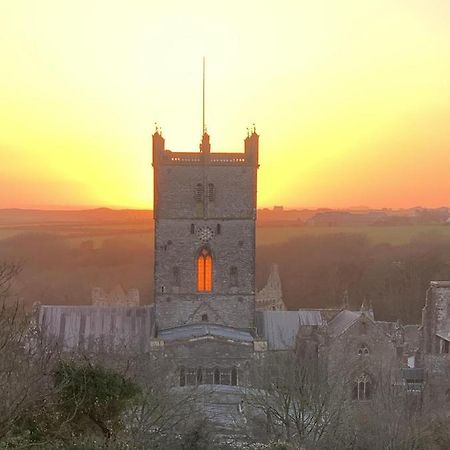 St Davids Gin & Kitchen - The Cathedral Villas Esterno foto
