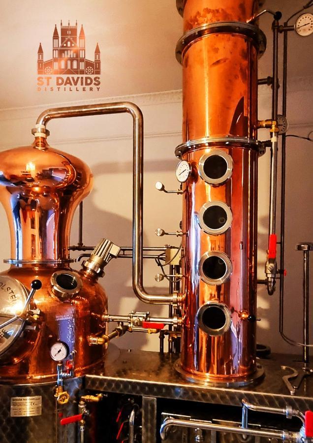 St Davids Gin & Kitchen - The Cathedral Villas Esterno foto