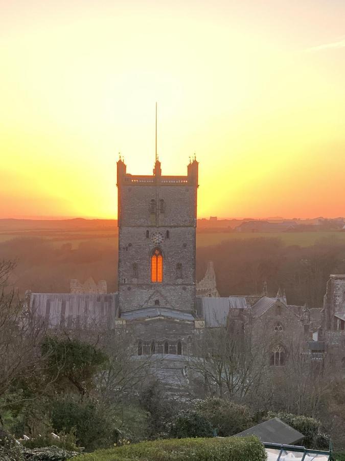 St Davids Gin & Kitchen - The Cathedral Villas Esterno foto