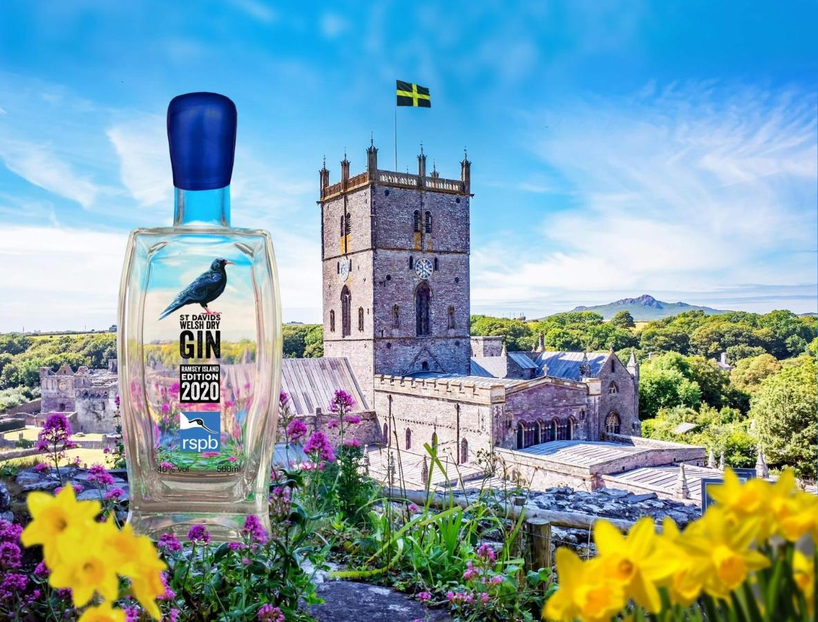 St Davids Gin & Kitchen - The Cathedral Villas Esterno foto
