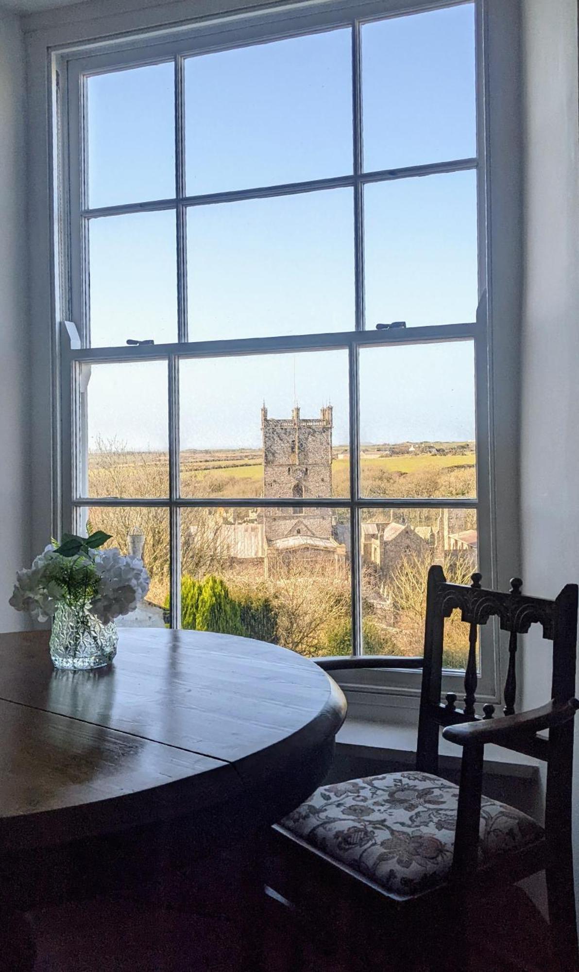St Davids Gin & Kitchen - The Cathedral Villas Camera foto